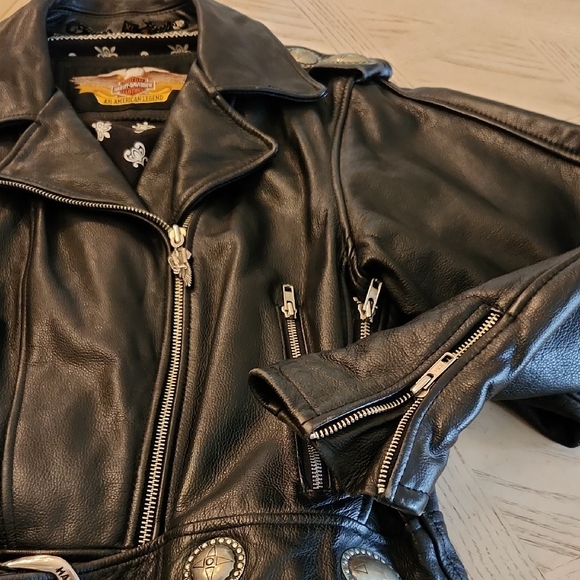 Harley-Davidson Black Leather Jacket Gold Eagle Patch Silver Details Women's XL - Picture 5 of 6